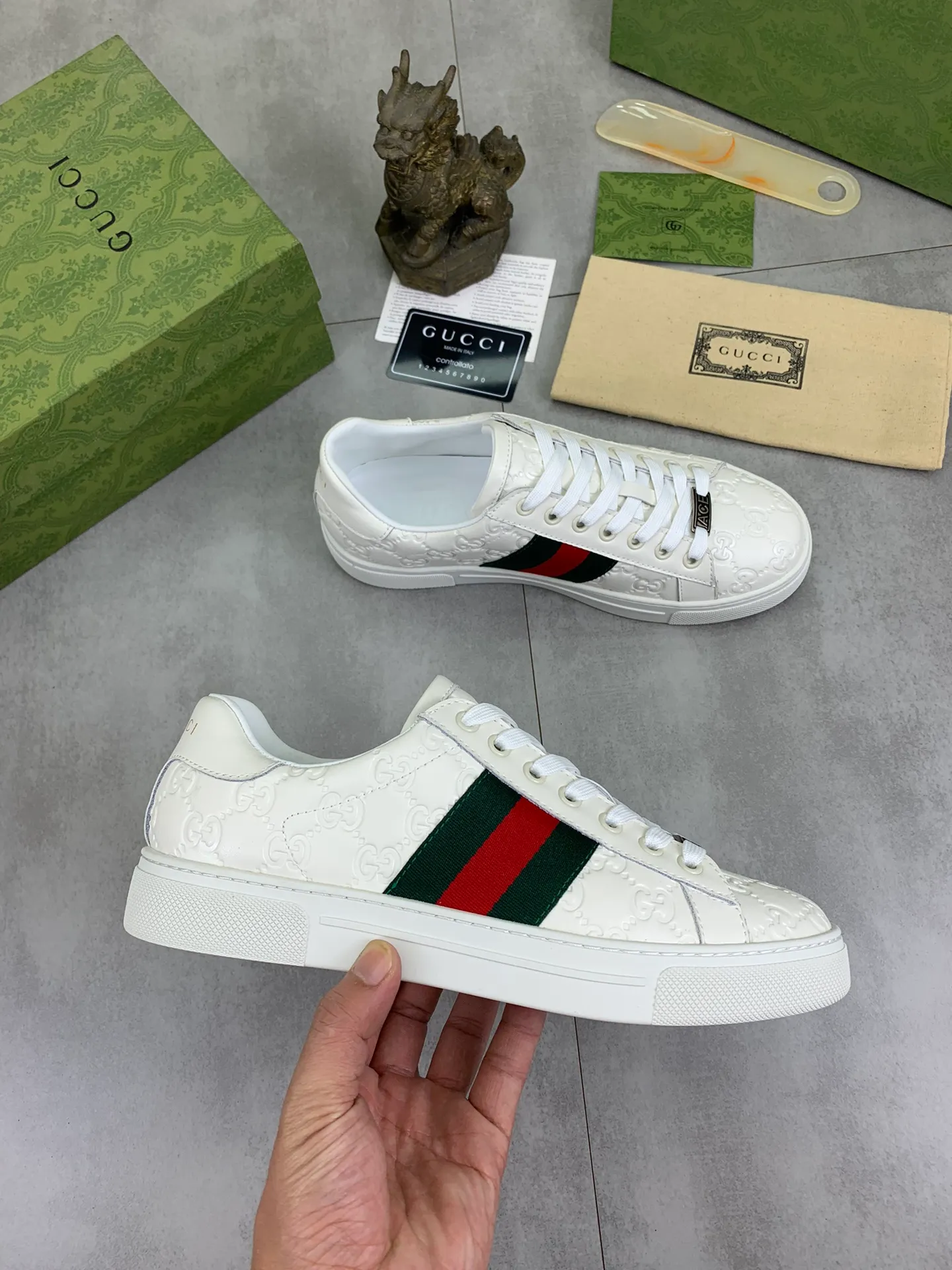 Men's shoes 💰P440💰 [New model] (GUCCI) official website's latest 🎁🎁casual and fashionable men's shoes 👟, hot style 💥 style is simple and elegant, exclusive for trendy men. Unique official website's latest brand double G elements 👑Original Gucci decoration, fashionable and generous, the fabric is original frosted calfskin ✅Fully imported first-layer pigskin lining, the official website specifies wear-resistant, lightweight original rubber casual outsole, the classic model is taken in kind at the counter🎬38-44 4️⃣ colors available